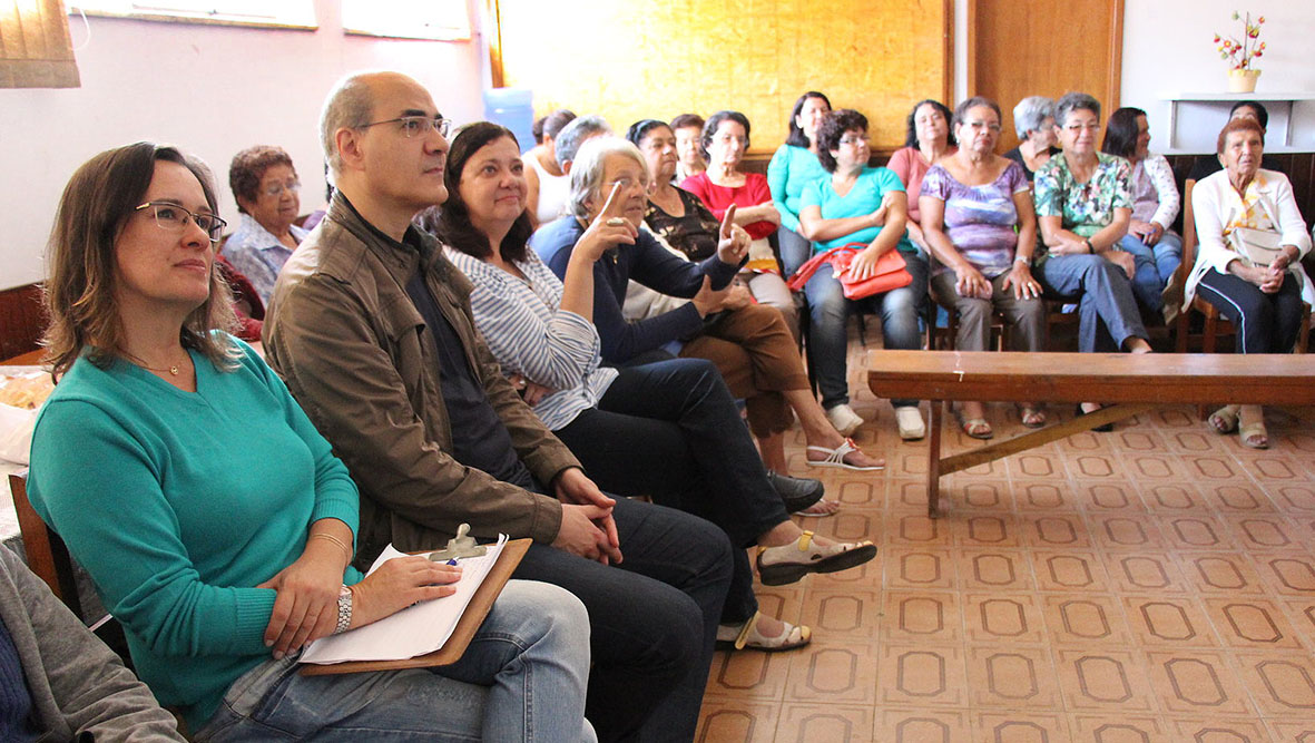 Portal de Notcias PJF | Quarenta mulheres atendidas pelo Cras Nordeste Grama participam de palestra sobre consumo de energia eltrica | SDS - 1/9/2014